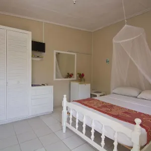 Keegans Beachside Hotel